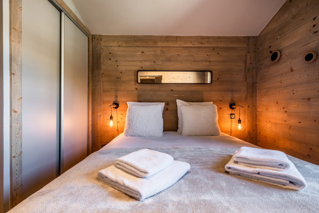 Luxueuse chambre double moderne salle de bain appartement de luxe Merbau  aux pieds des pistes Les Gets