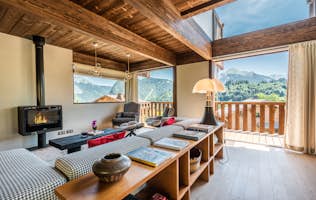 Morzine accommodation - Chalet Cipolin - Spacious alpine living room family chalet Cipolin La Cote d'Arbroz
