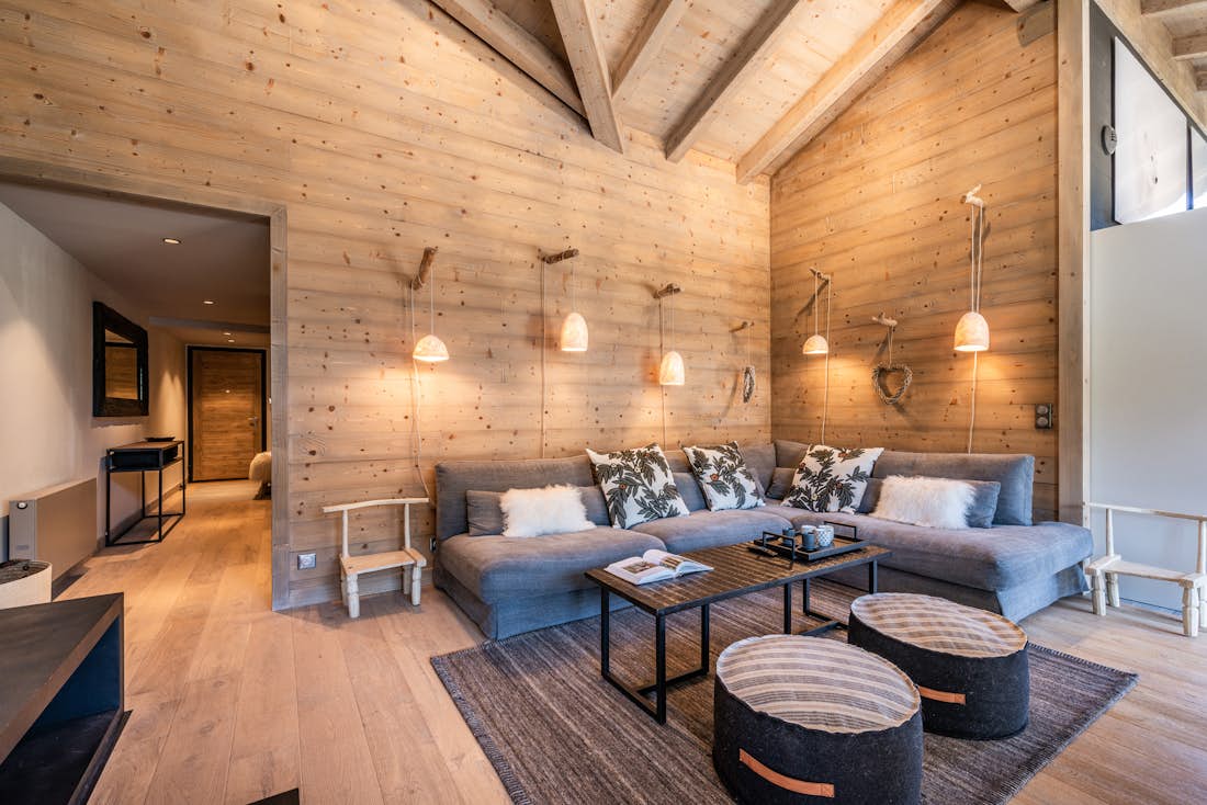 Bright alpine living room family apartment Merbau Les Gets