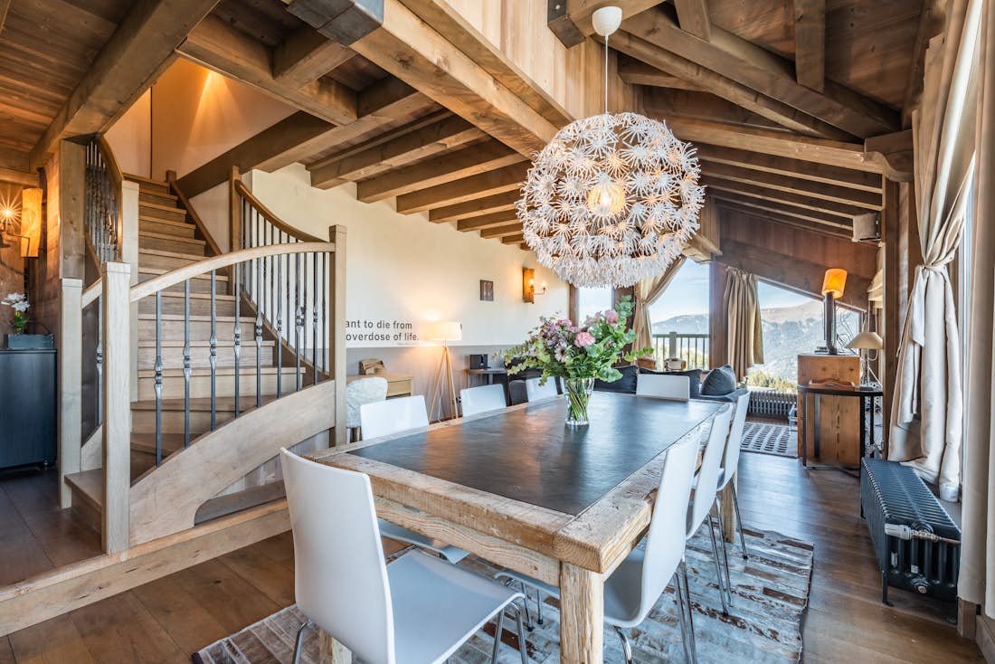 Beautiful open plan dining room family apartment Tiama Courchevel 1850