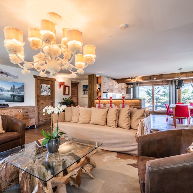 Courchevel location - Appartement Moabi - Un salon élégant dans appartement de luxe Moabi aux pieds des pistes à Courchevel Le Praz Courchevel location - Appartement Moabi - Salon élégant appartement de luxe aux pieds des pistes Moabi Courchevel Le Praz