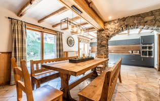 Courchevel accommodation - Chalet Chu Lo Dou - Beautiful open plan dining room ski in ski out Chalet Chu Lo Dou Courchevel Le Praz
