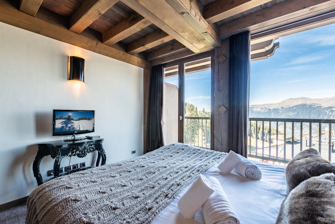 Courchevel accommodation - Apartment Tiama - Cosy bedroom for kids in luxury family apartment Tiama Courchevel 1850