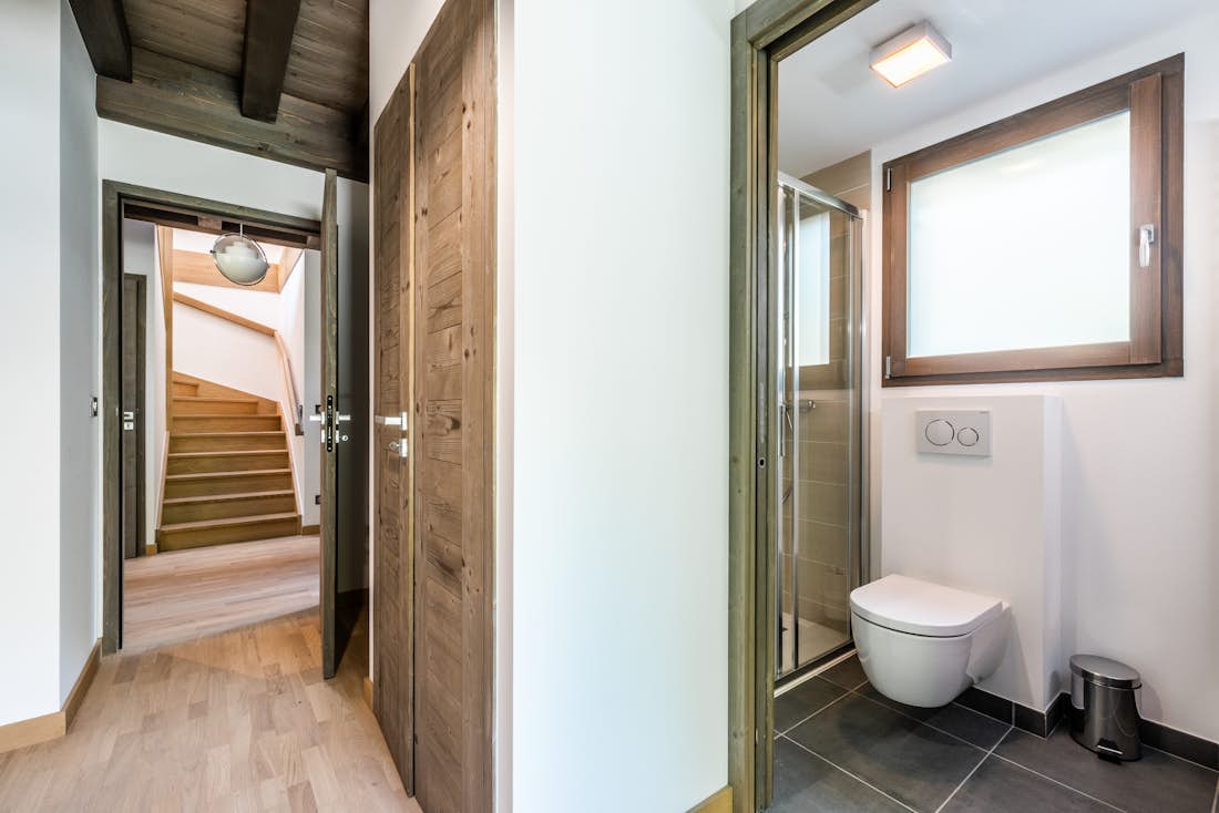 Contemporary designed bathroom walk-in shower ski chalet Jatoba Chamonix