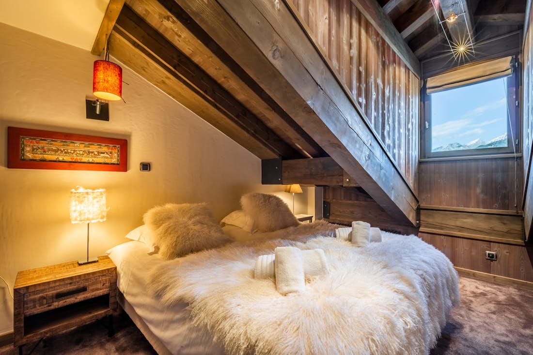 Cosy bedroom kids luxury ski in ski out apartment Tiama Courchevel 1850
