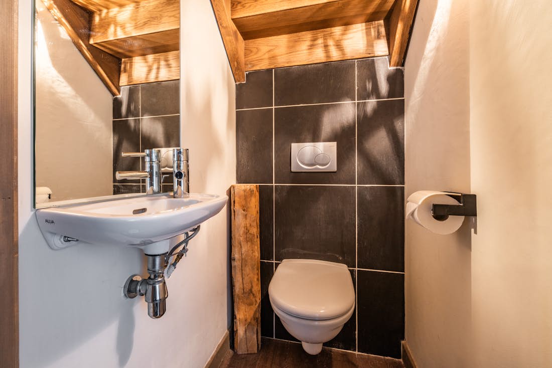 Modern bathroom amenities ski in ski out apartment Tiama Courchevel 1850