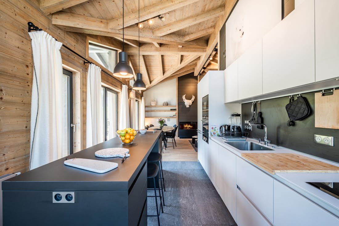 Les Gets accommodation - Apartment Merbau - Majestic kitchen in ski in ski out apartment Merbau Les Gets