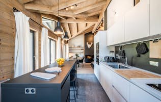 Les Gets accommodation - Apartment Merbau - Majestic kitchen ski in ski out apartment Merbau Les Gets