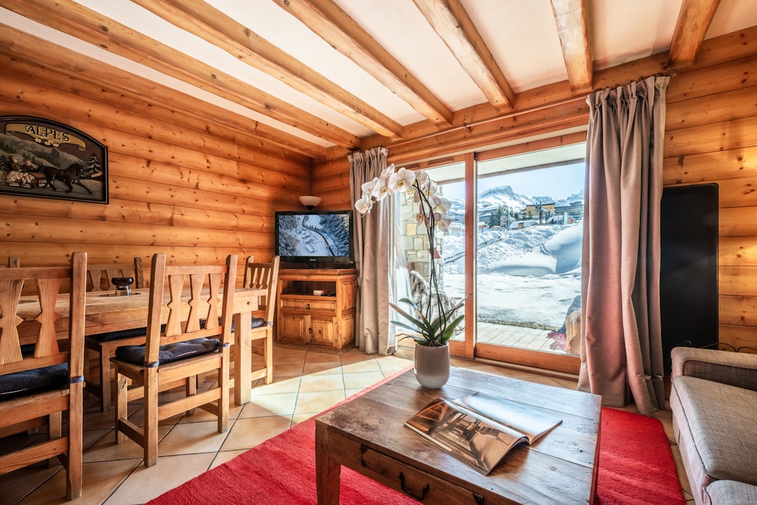 Cosy alpine living room ski in ski out apartment Mirador 1850 B Courchevel 1850