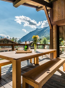 Grande Terrasse ensoleillée chalet de luxe Jatoba Chamonix