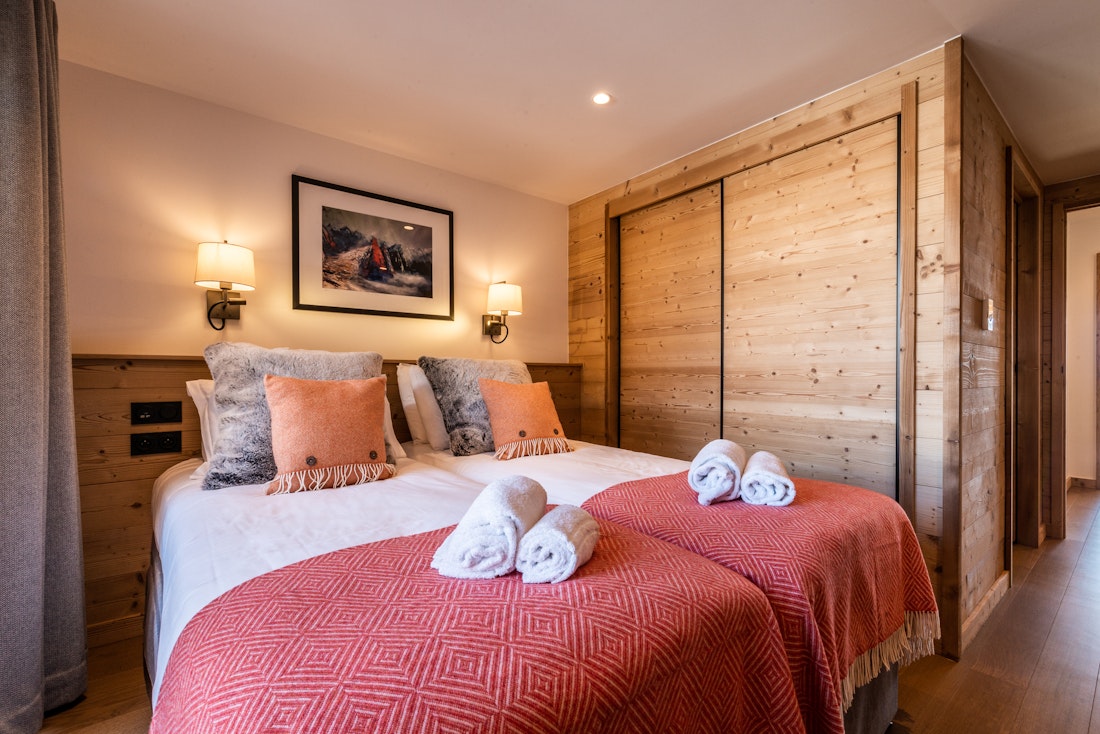 Superbe chambre double confortable vue paysage appartement de luxe familial Tamboti Alpe d'Huez