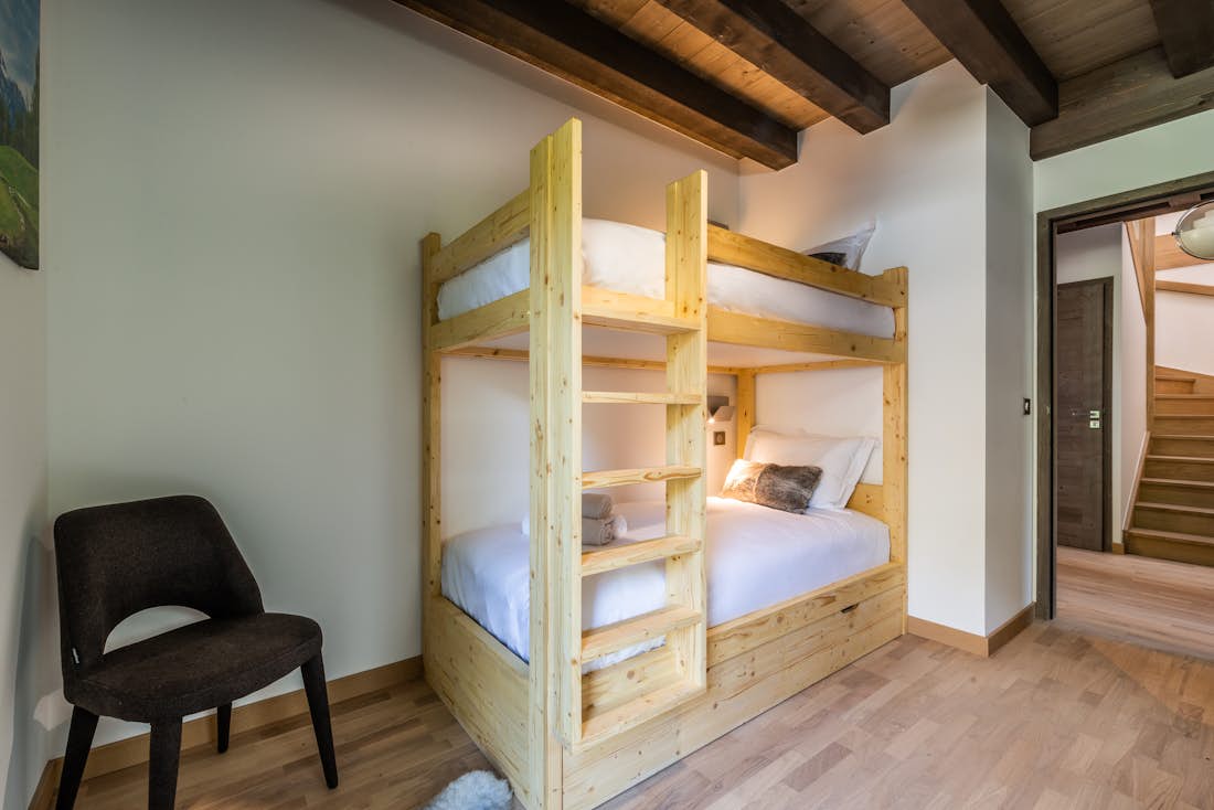 Chamonix accommodation - Chalet Jatoba - Spacious bedroom for kids in ski chalet Jatoba Chamonix