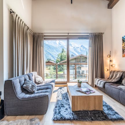 Chalet for 8 people in Chamonix | Emerald Stay