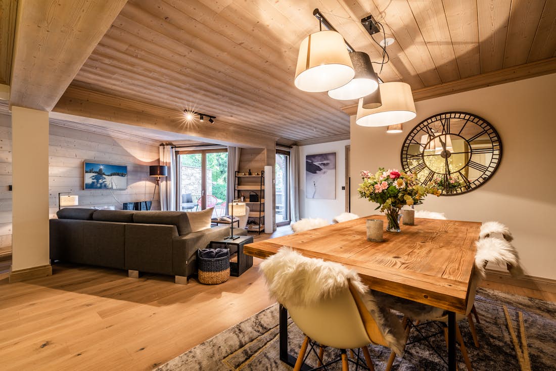 Spacious open plan dining room ski in ski out apartment Padouk Courchevel Moriond