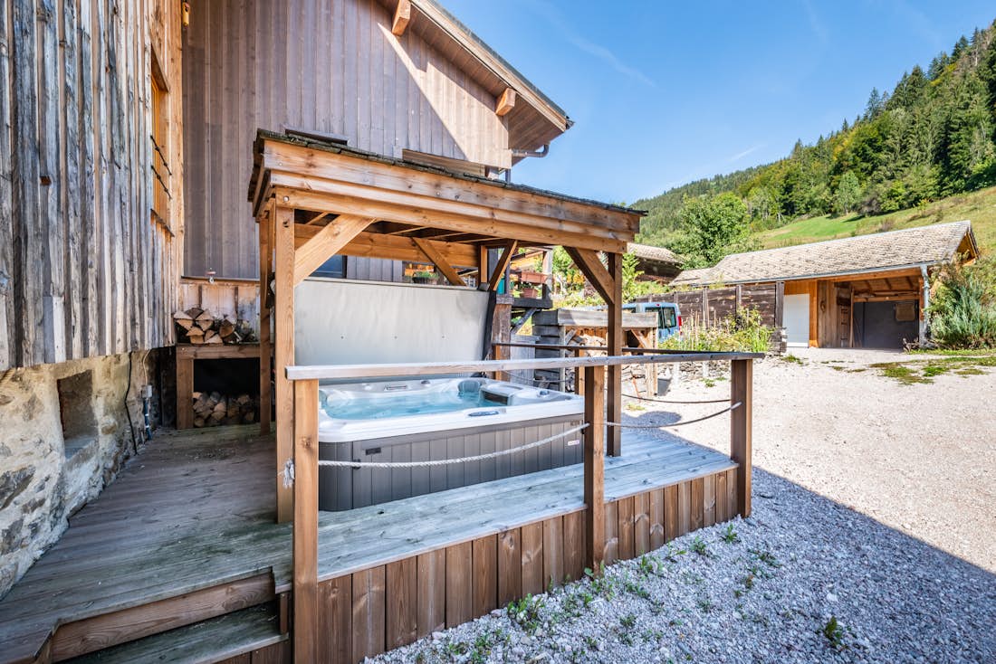 Morzine accommodation - La Ferme de Margot - Outdoor hot tub with mountain views ski in ski out chalet La Ferme de Margot Morzine