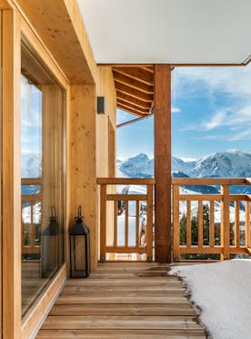 Terrasse spacieuse vue montagne appartement de luxe Fagus Alpe d'Huez