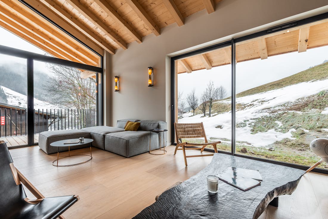 Morzine accommodation - Chalet Nelcote - Living room with natural light in luxury ski chalet chalet Nelcôte Morzine
