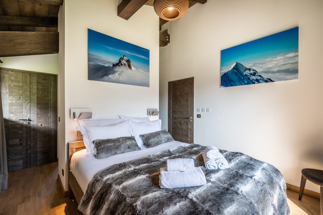 Lumineuse chambre double moderne salle de bain chalet de luxe au ski Jatoba Chamonix