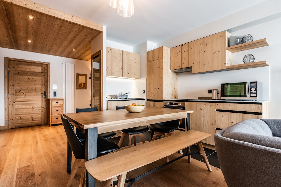 Comtemporary kitchen luxury ski in ski out apartment Thuja Alpe d'Huez