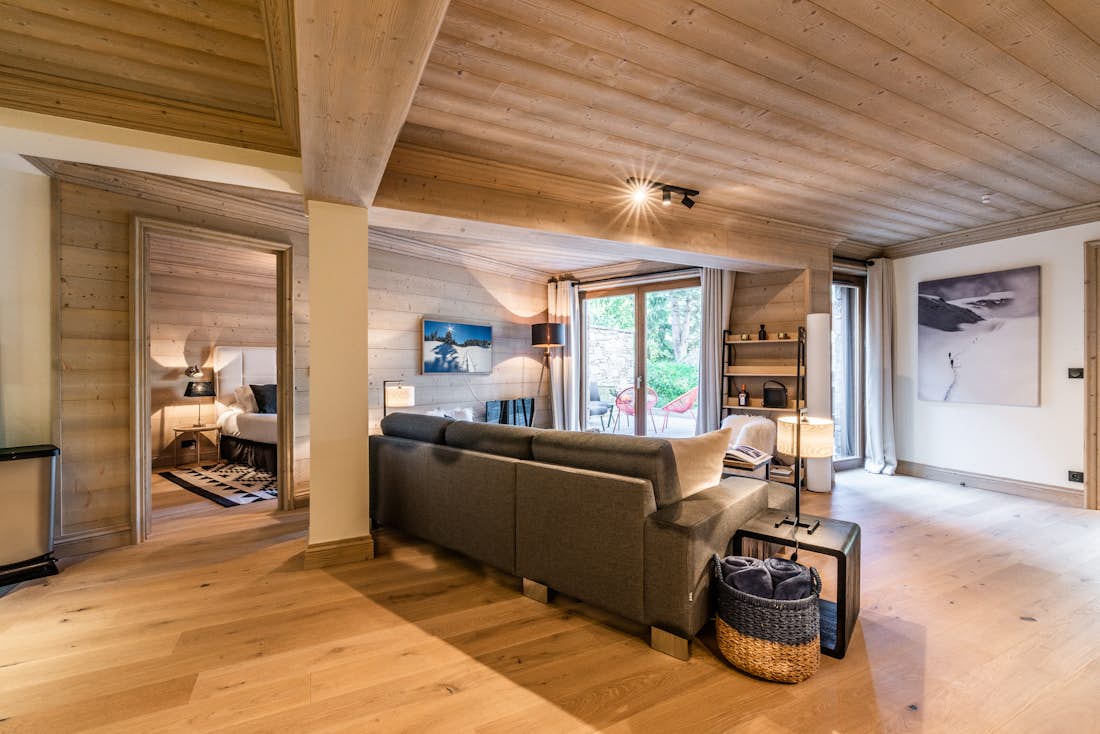 Spacious alpine living room luxury ski in ski out apartment Padouk Courchevel Moriond