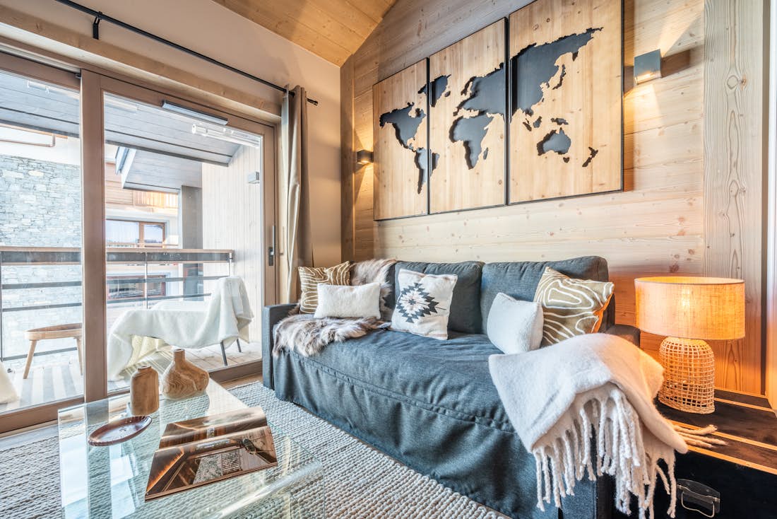 Courchevel accommodation - Apartment Adda - Bright alpine living room in ski in ski out apartment Adda Courchevel Village