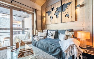 Courchevel accommodation - Apartment Adda - Bright alpine living room ski in ski out apartment Adda Courchevel Village