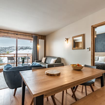 Alpine living room luxury ski in ski out apartment Juglans Alpe d'Huez