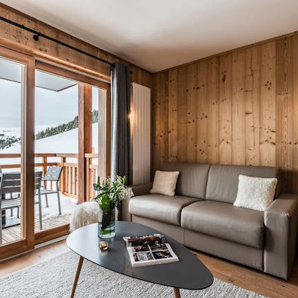 Alpine living room luxury ski in ski out apartment Thuja Alpe d'Huez
