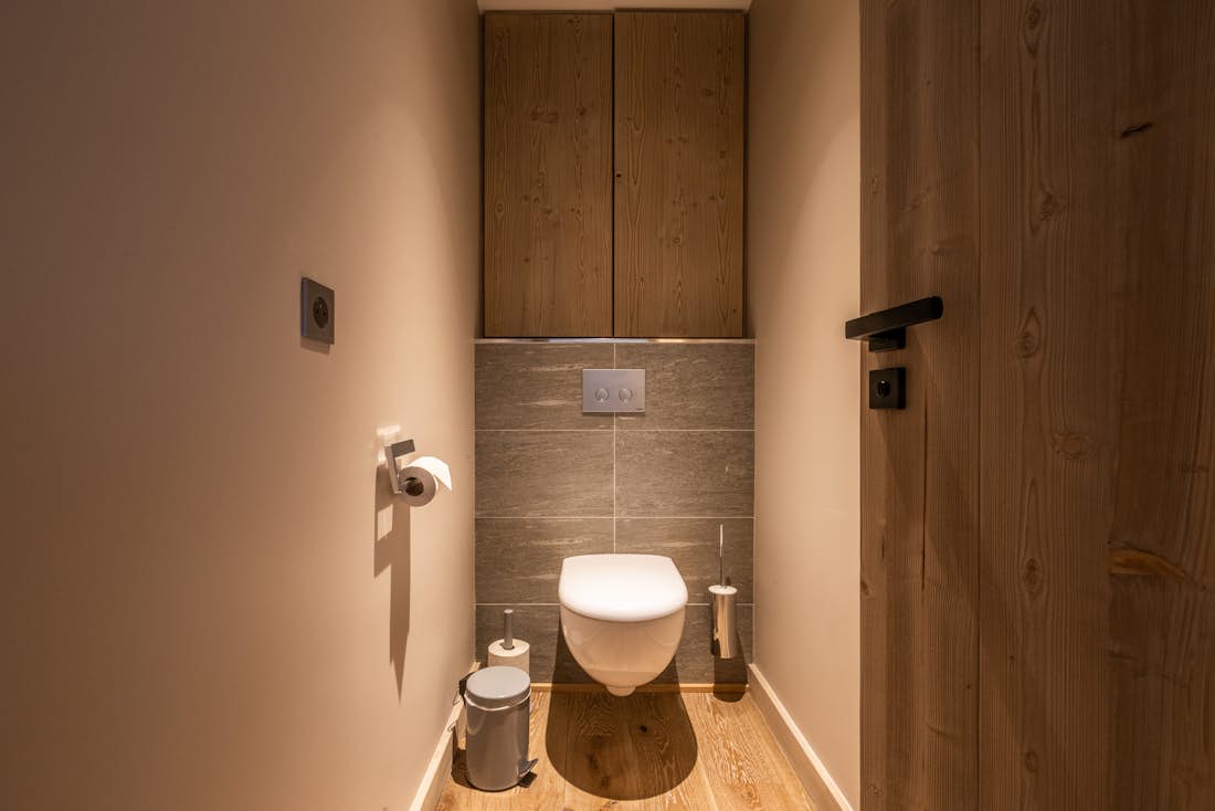 Toilette séparé moderne appartement de luxe familial Adda Courchevel Village