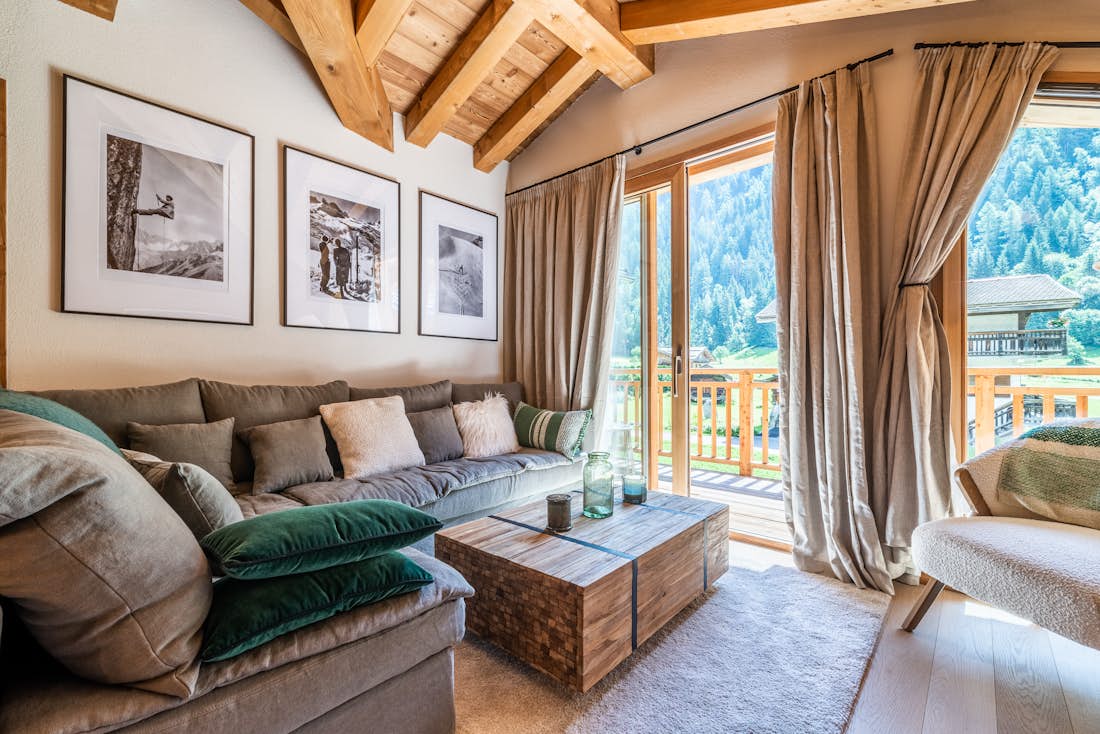 Salon de luxe avec vue dans l'appartement Celosia à Chamonix