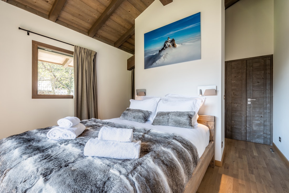 Luxueuse chambre double moderne salle de bain chalet de luxe ski Jatoba Chamonix