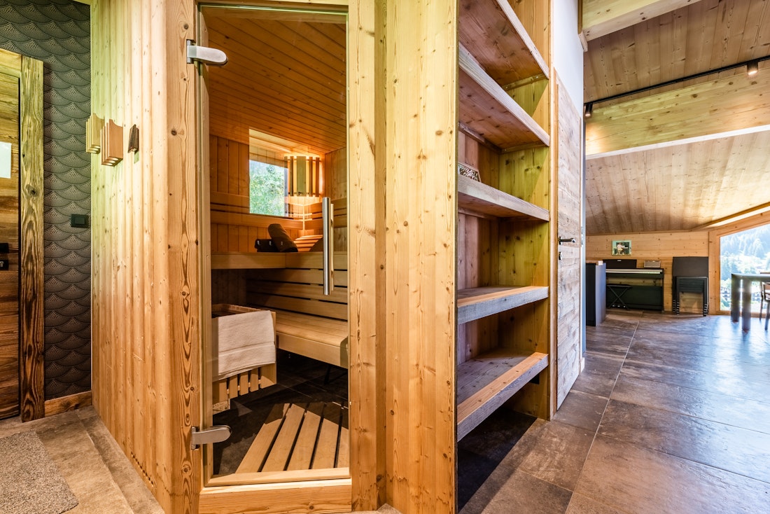 Private sauna hot stones ski apartment Tahoe Les Gets