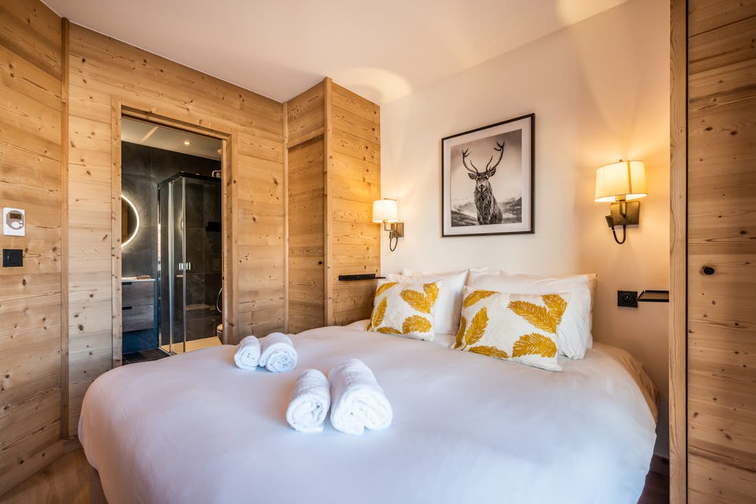 Charmante chambre double confortable vue village balcon appartement de luxe aux pieds des pistes Sipo Alpe d'Huez