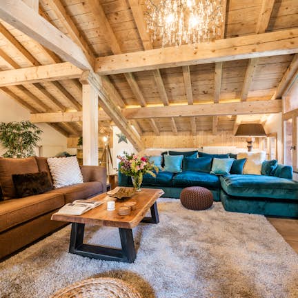 Spacious alpine living room luxury family Chalet Chu Lo Dou Courchevel Le Praz