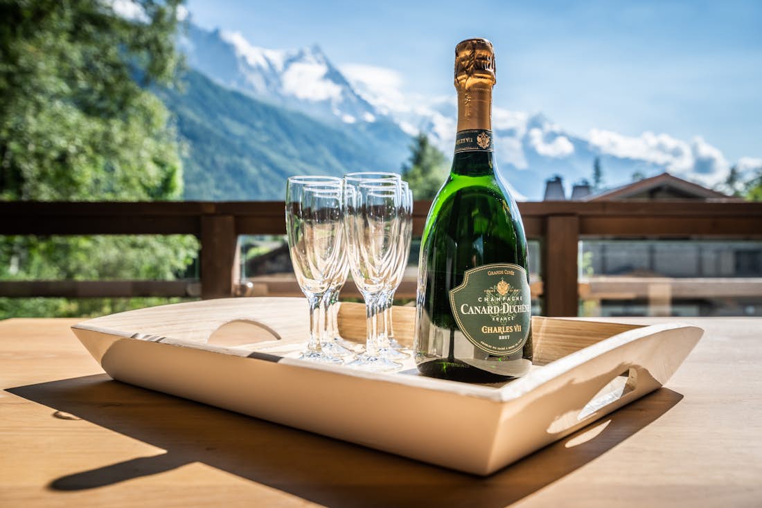 Sunset drinks terrace luxury family chalet Jatoba Chamonix