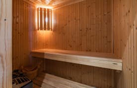Private sauna hot stones ski in ski out apartment Itauba Courchevel 1850