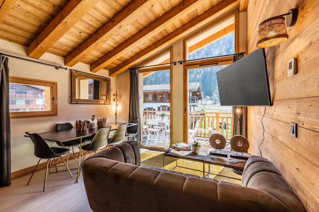 Salon de luxe avec vue dans l'appartement Sapelli à Chamonix