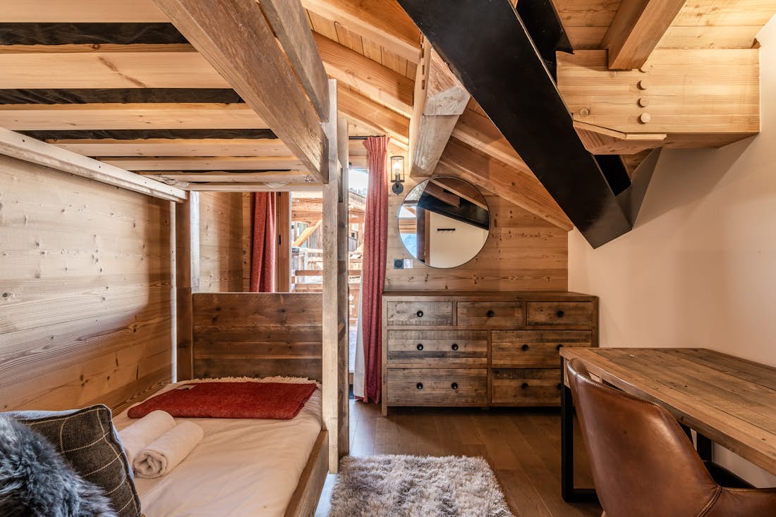 Alpe d’Huez location - Appartement Tamboti - Spacieuse chambre tout confort pour enfants avec lits superposés dans l'appartement de luxe au ski Tamboti Alpe d'Huez