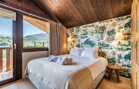 Morzine accommodation - Chalet Cipolin - Luxury double ensuite bedroom family chalet Cipolin La Cote d'Arbroz