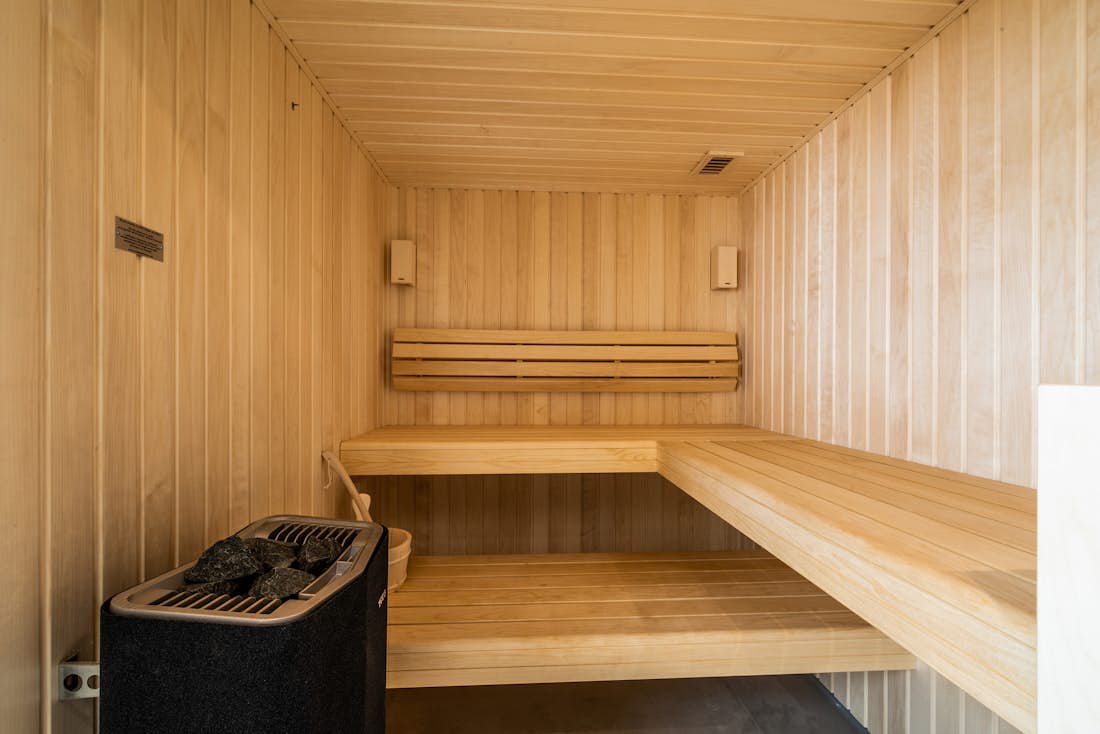 Private sauna hot stones hotel services chalet Nelcôte Morzine