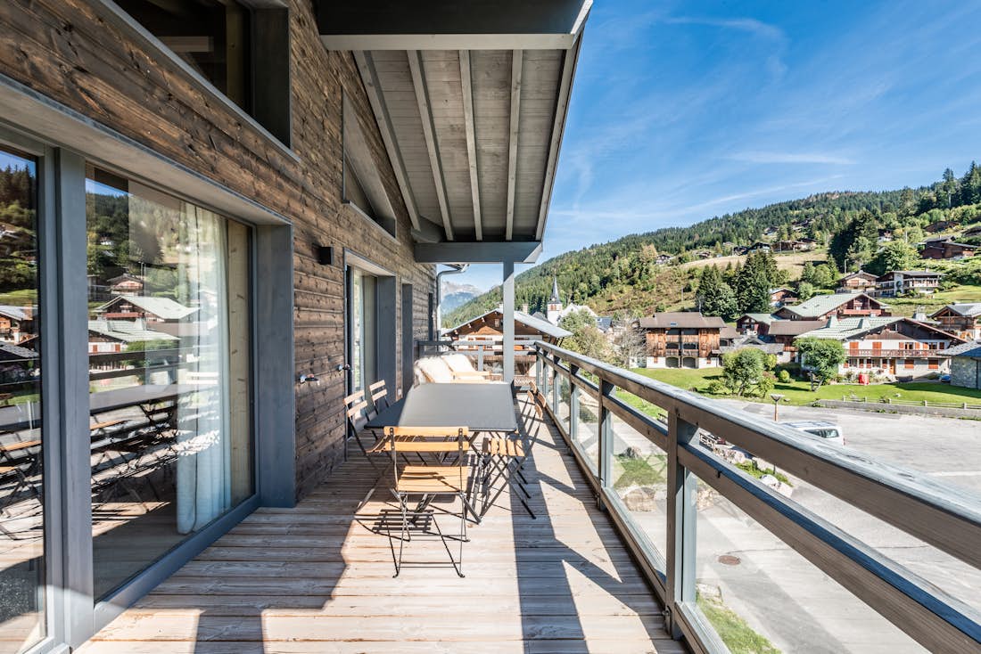 Les Gets accommodation - Apartment Merbau - Spacious terrace with mountain views at ski in ski out apartment Merbau Les Gets