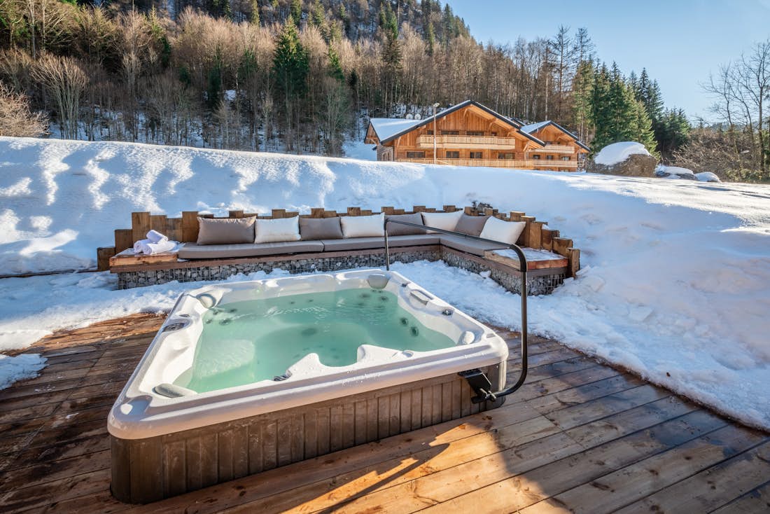 Morzine accommodation - Chalet Azobe - Outdoor hot tub with mountain views family Chalet Azobe Morzine