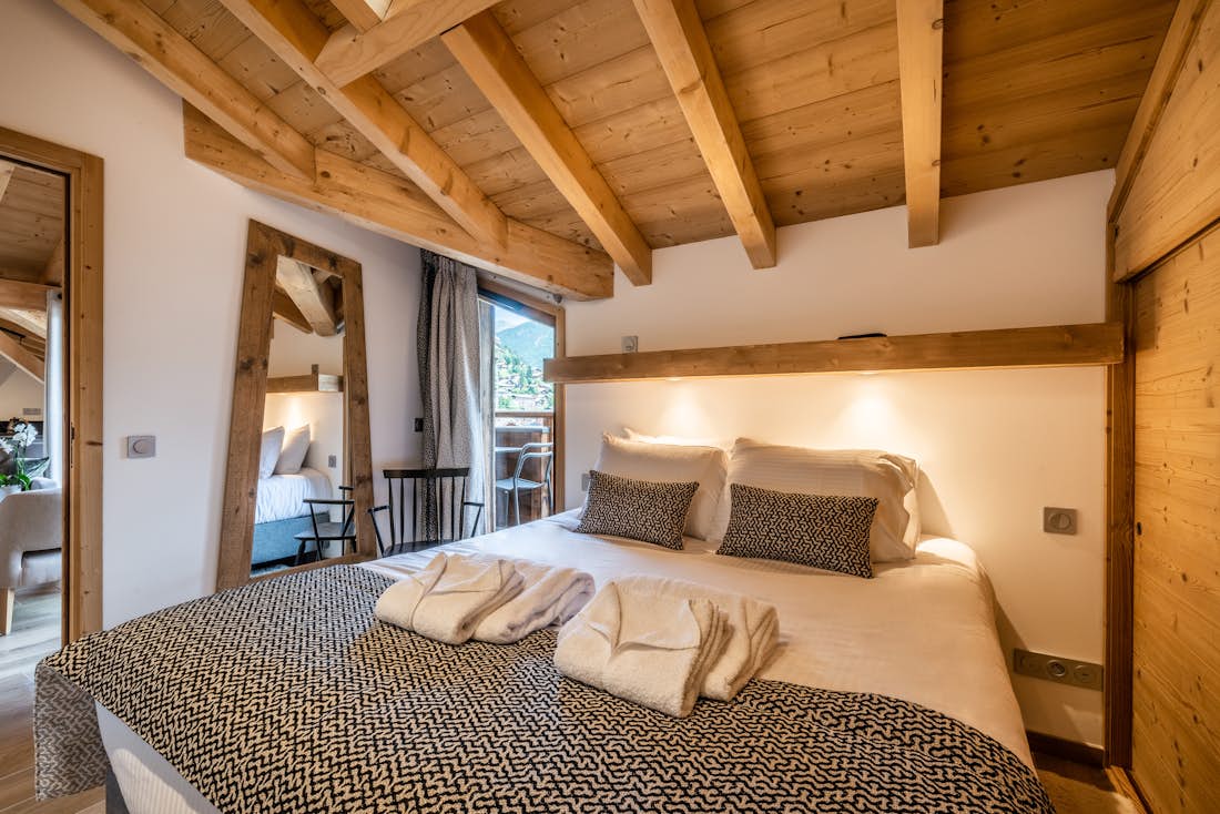 Chambre double confortable vue paysage duplex apartment de luxe Lizay ski Morzine