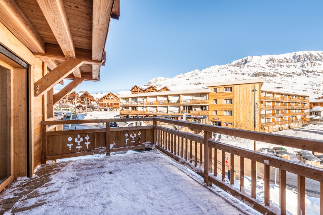 Grande terrasse vue montagnes appartement de luxe aux pieds des pistes Sipo Alpe d'Huez
