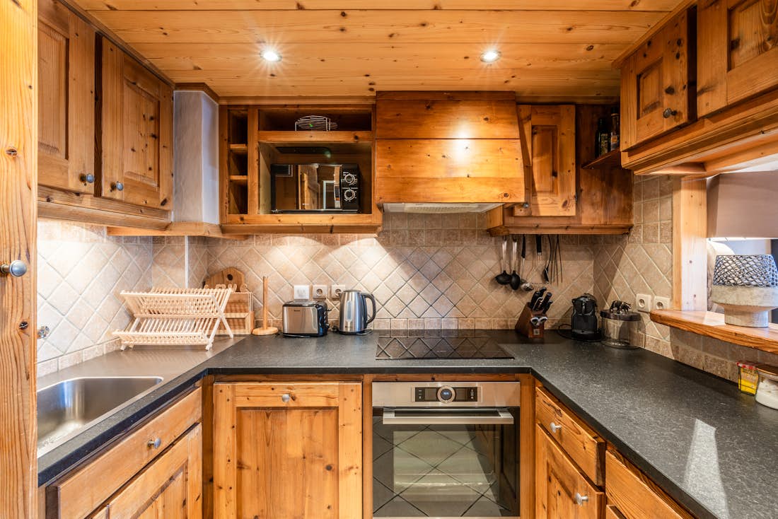 Morzine accommodation - Apartment Garapa - Modern kitchen at family apartment Garapa Morzine