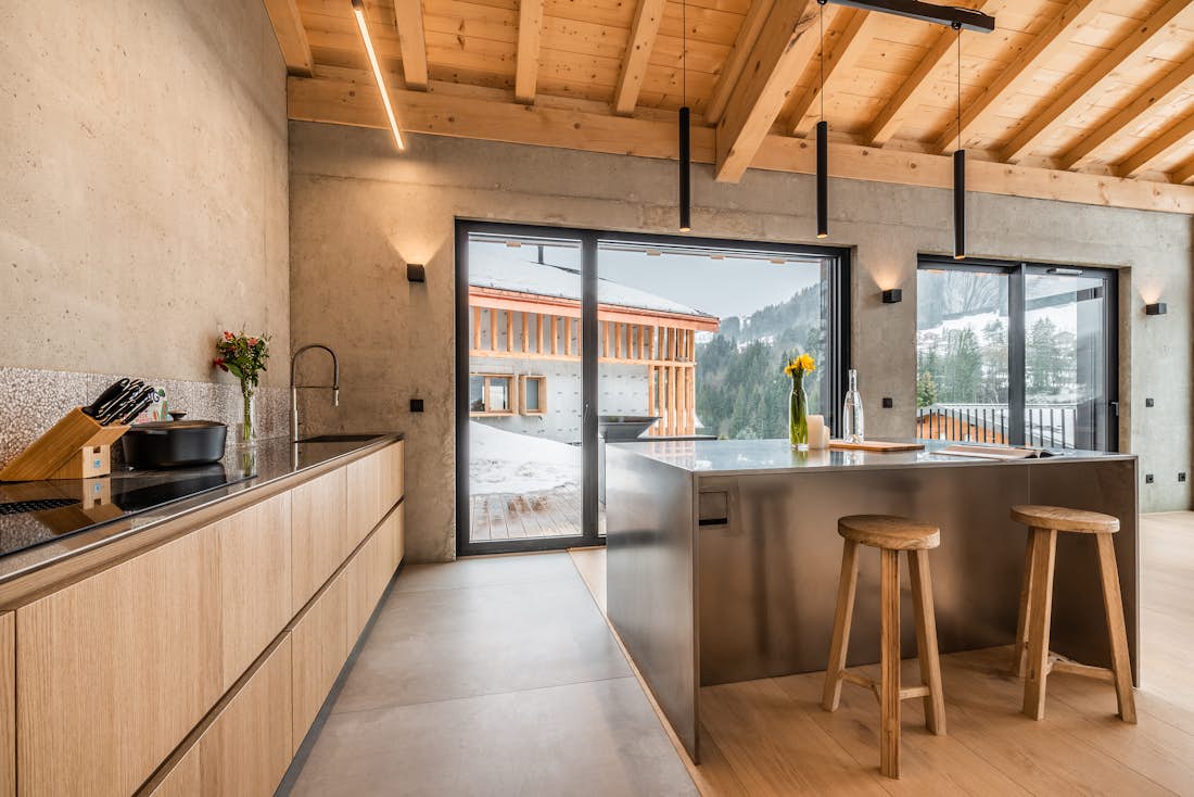 Morzine accommodation - Chalet Nelcote - Contemporary kitchen in luxury eco-friendly chalet Nelcôte Morzine