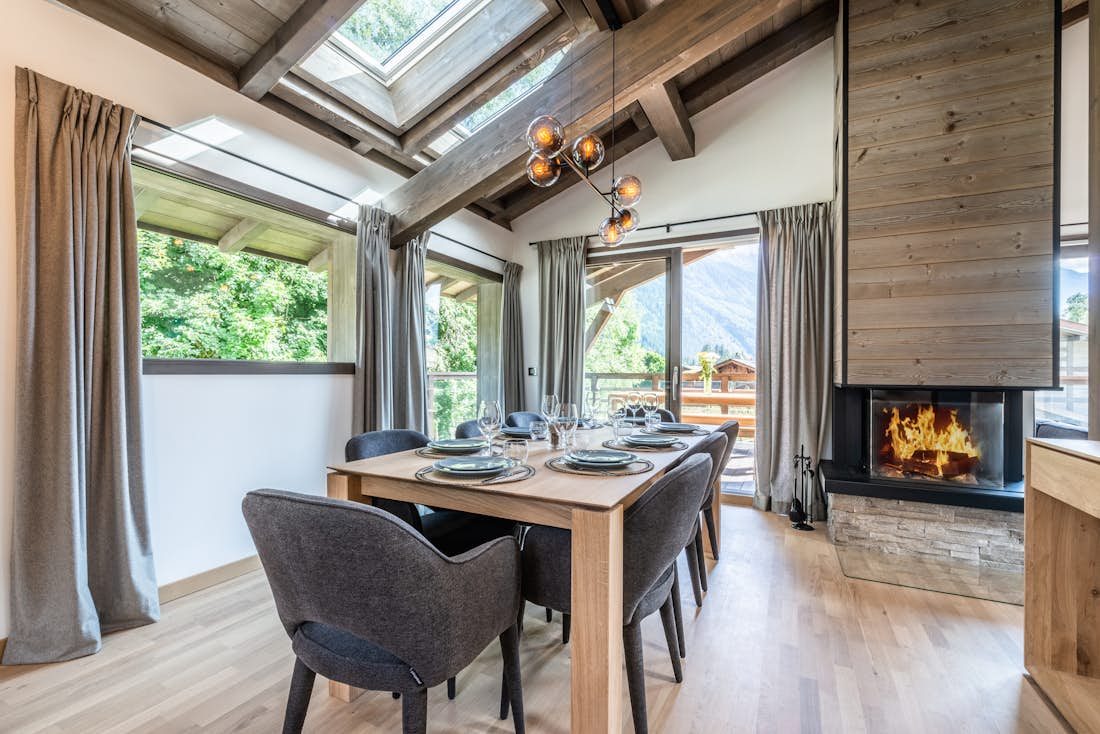 Chamonix accommodation - Chalet Jatoba - Beautiful open plan dining room in luxury chalet Jatoba Chamonix