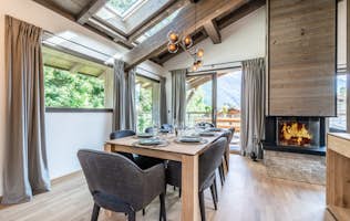 Chamonix accommodation - Chalet Jatoba - Beautiful open plan dining room family chalet Jatoba Chamonix