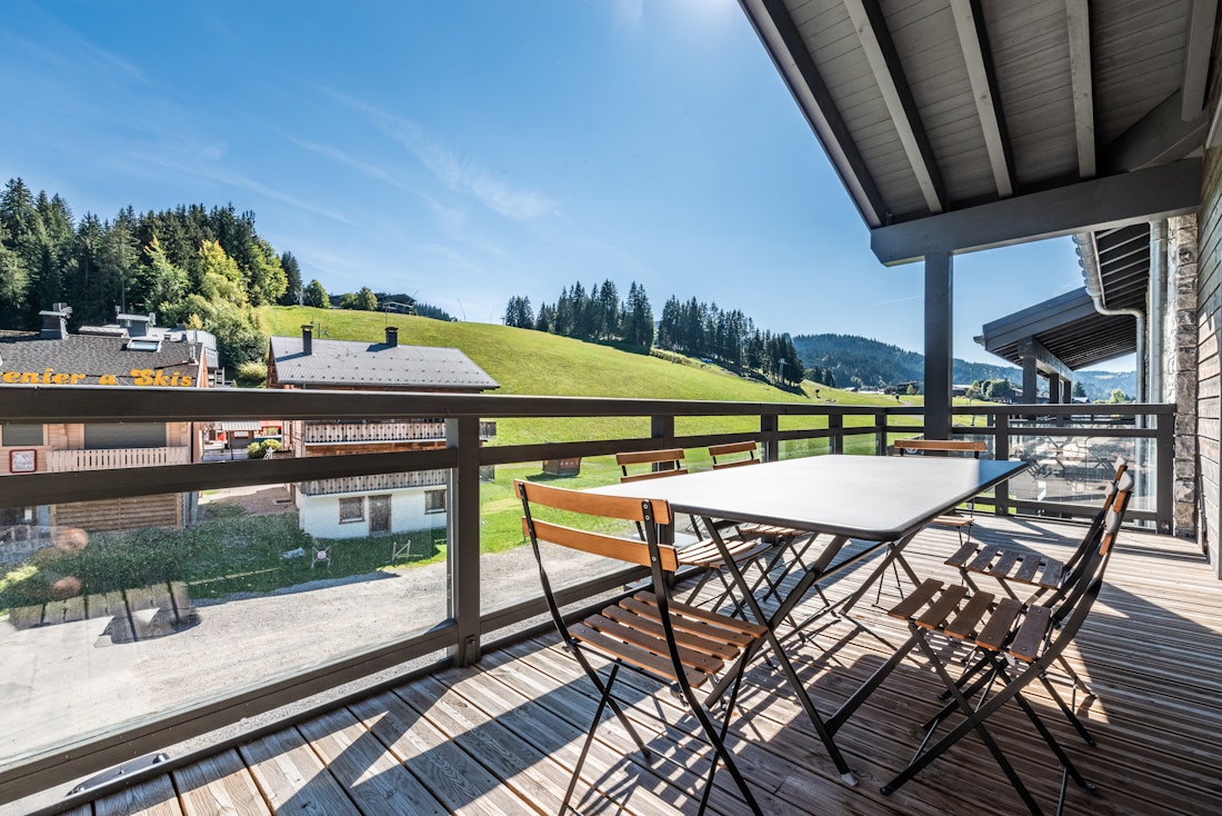 Grande terrasse vue spectaculaires montagnesappartement familial de luxe Merbau Les Gets