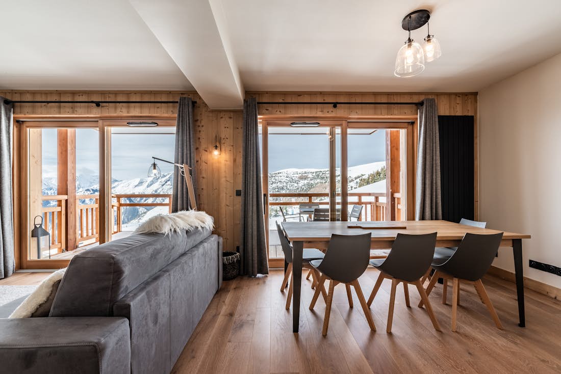 Alpe d’Huez location - Appartement Fagus - Salle à manger moderne dans appartement de luxe Fagus aux pieds des pistes à Alpe d'Huez